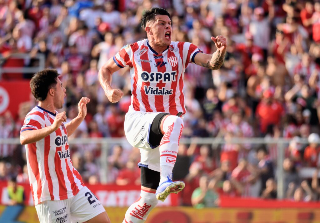 Por la Fecha 13 de la super liga de futbol argentino, Unión de Santa Fe 1 vs Deportivo Riestra 0, festejo de gol de Estigarribia, Foto Juan José García